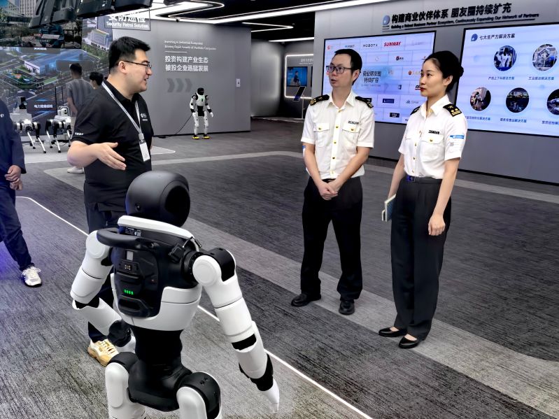 In the first five months, Shanghai Port exported robots worth 8.36 billion yuan, ranking first in the country in terms of scale